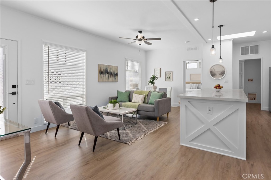 15621 Beach Boulevard 19