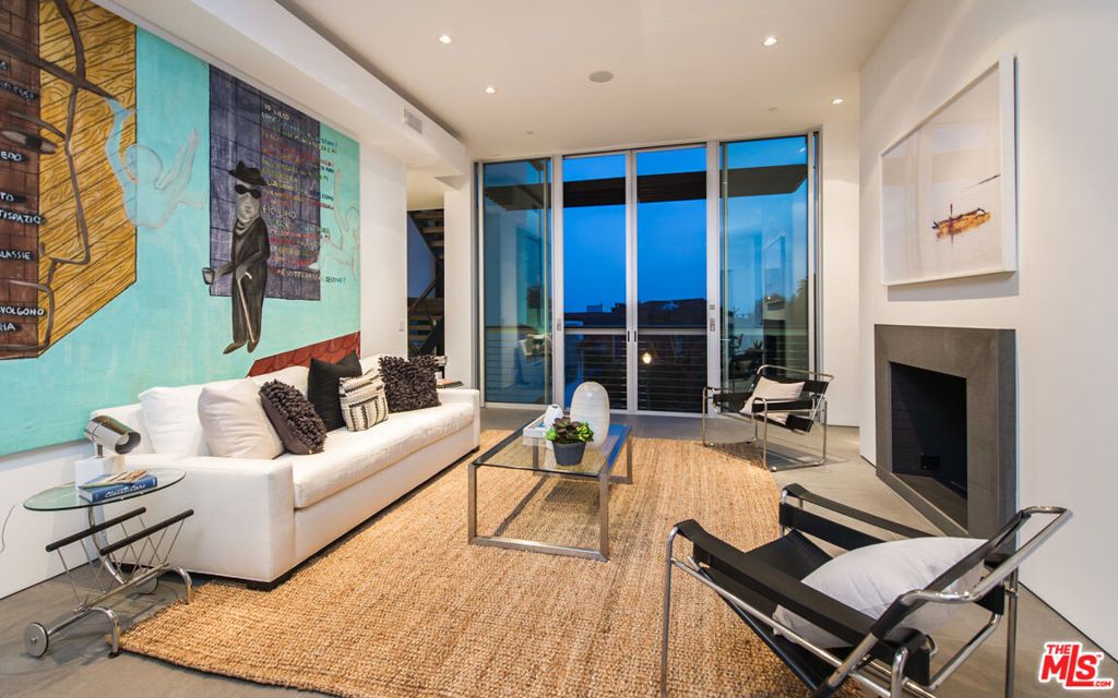 Photo of 1352 Miller Drive, Los Angeles, CA 90069 (MLS # 25596637)