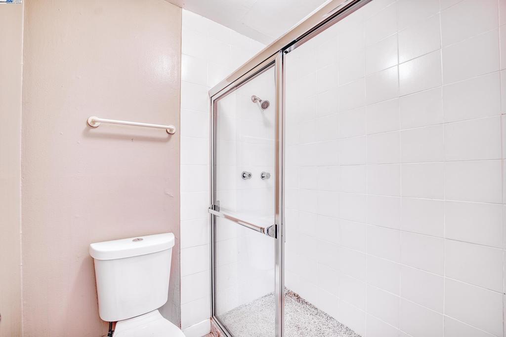 ALAMEDACOY - Residential Lease