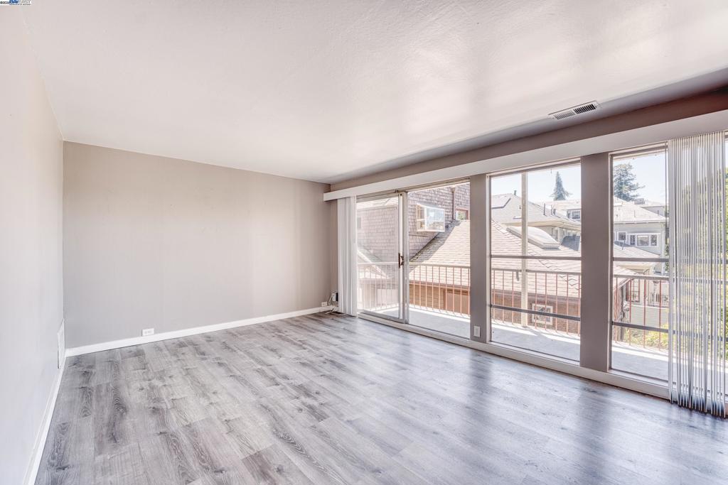 ALAMEDACOY - Residential Lease