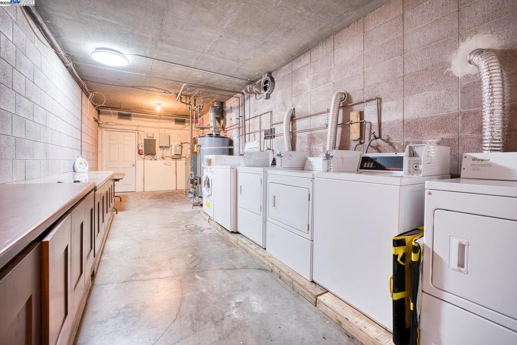 ALAMEDACOY - Residential Lease
