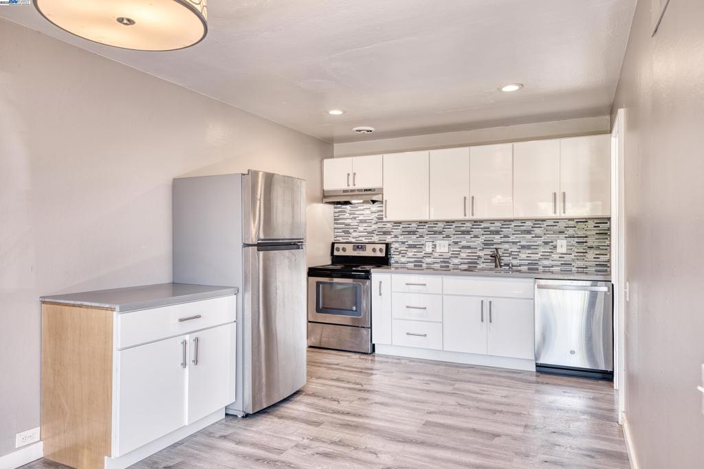 ALAMEDACOY - Residential Lease