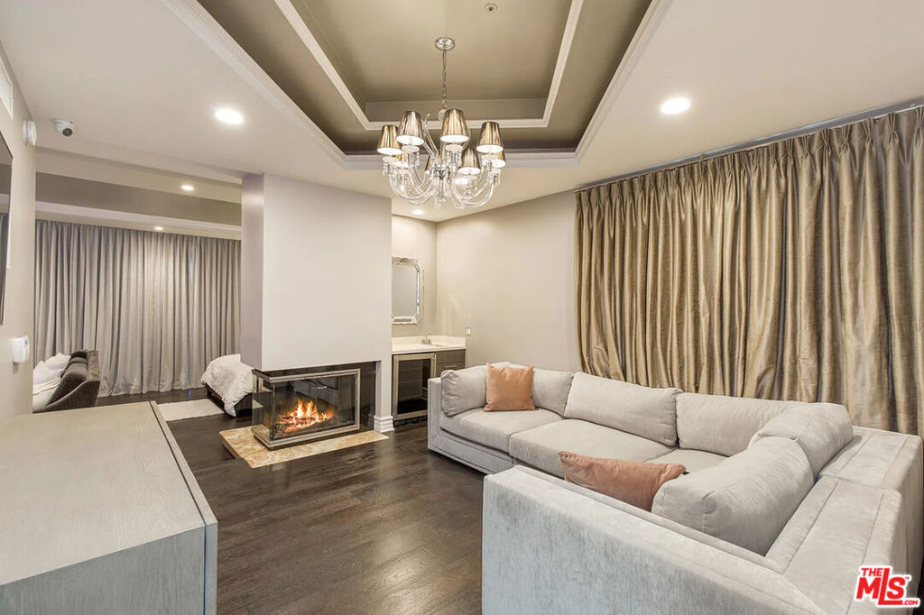 Mulholland Estates - Residential