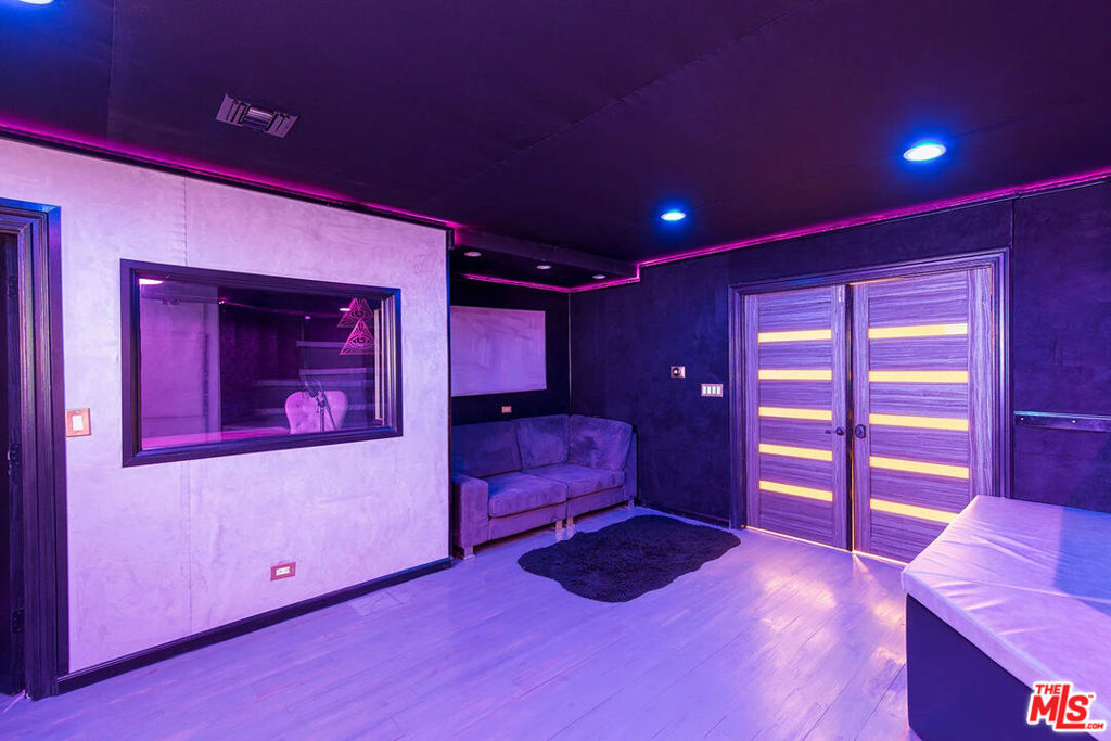 Mulholland Estates - Residential