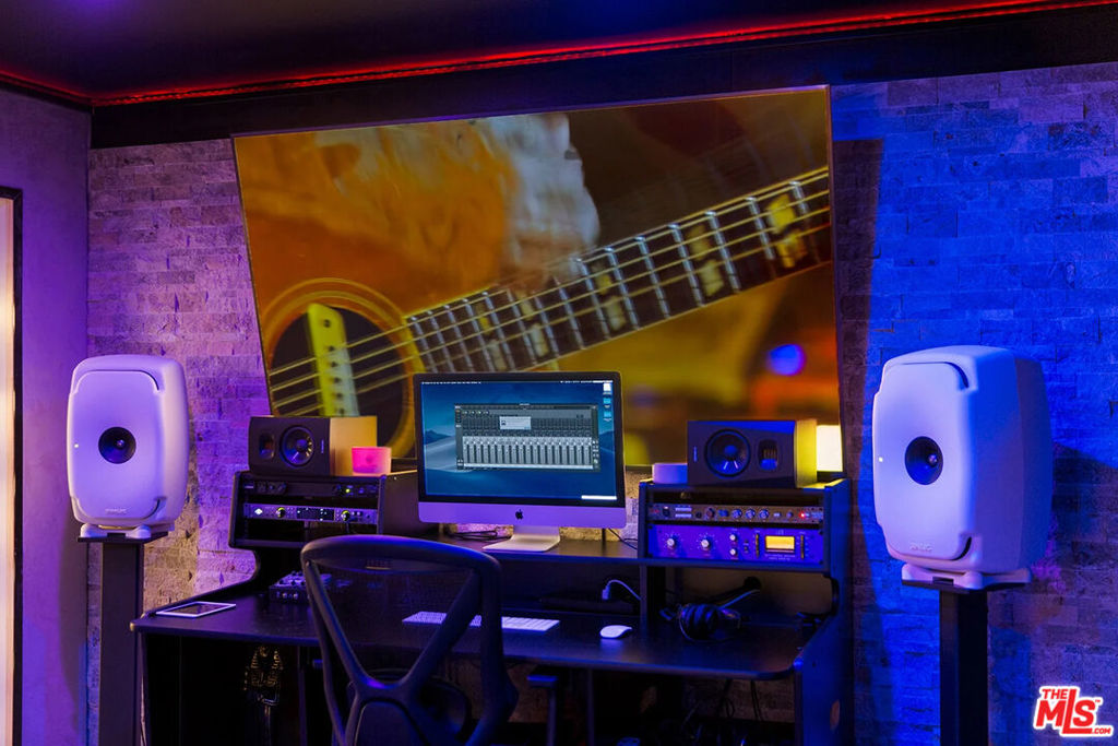 Mulholland Estates - Residential