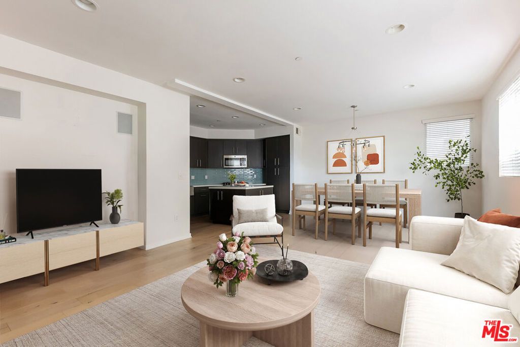 Photo of 11912 Laurelwood Drive #103, Studio City, CA 91604 (MLS # 26634281)