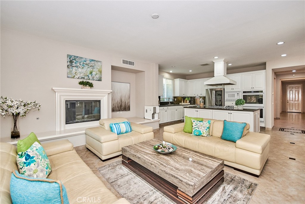 2951 Hawks Pointe Court