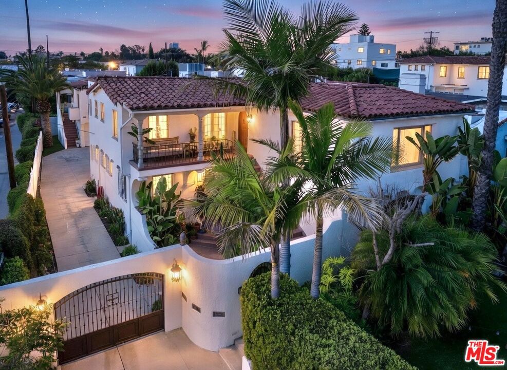 1361 S Tremaine Avenue