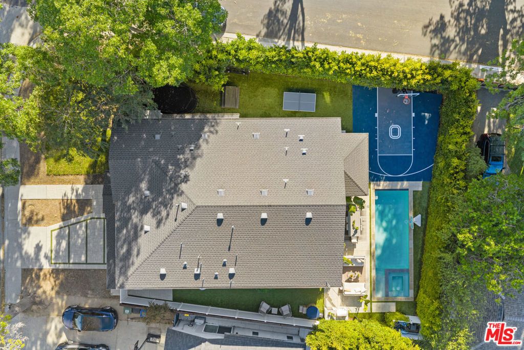 Photo of 11813 Woodbine Avenue, Los Angeles, CA 90066 (MLS # 26671403)