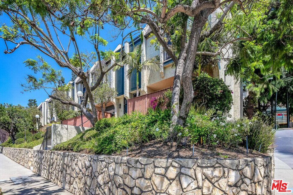 Photo of 11260 Overland Avenue #2F, Culver City, CA 90230 (MLS # 25581983)