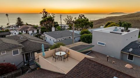 Tiny photo for 951 Fresno Avenue, Pismo Beach, CA 93449 (MLS # PI25243092)