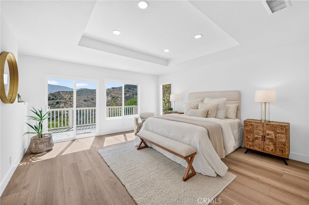 8856 E Crestview Lane