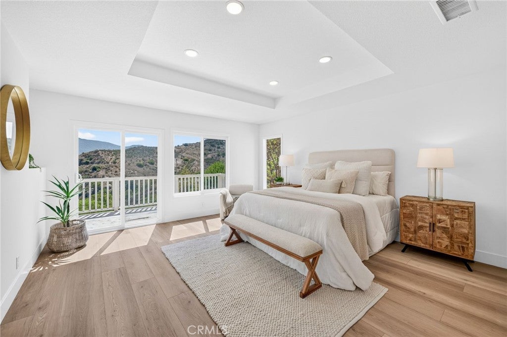 8856 E Crestview Lane
