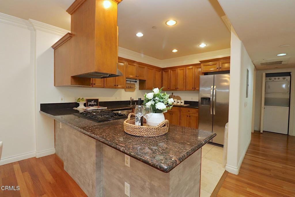 3855 Ingraham Street 204