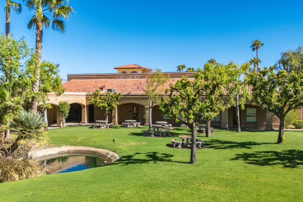 Desert Shadows Rv Re - Land