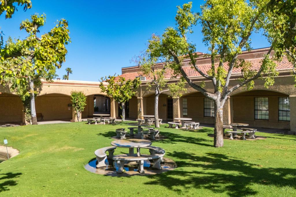 Desert Shadows Rv Re - Land