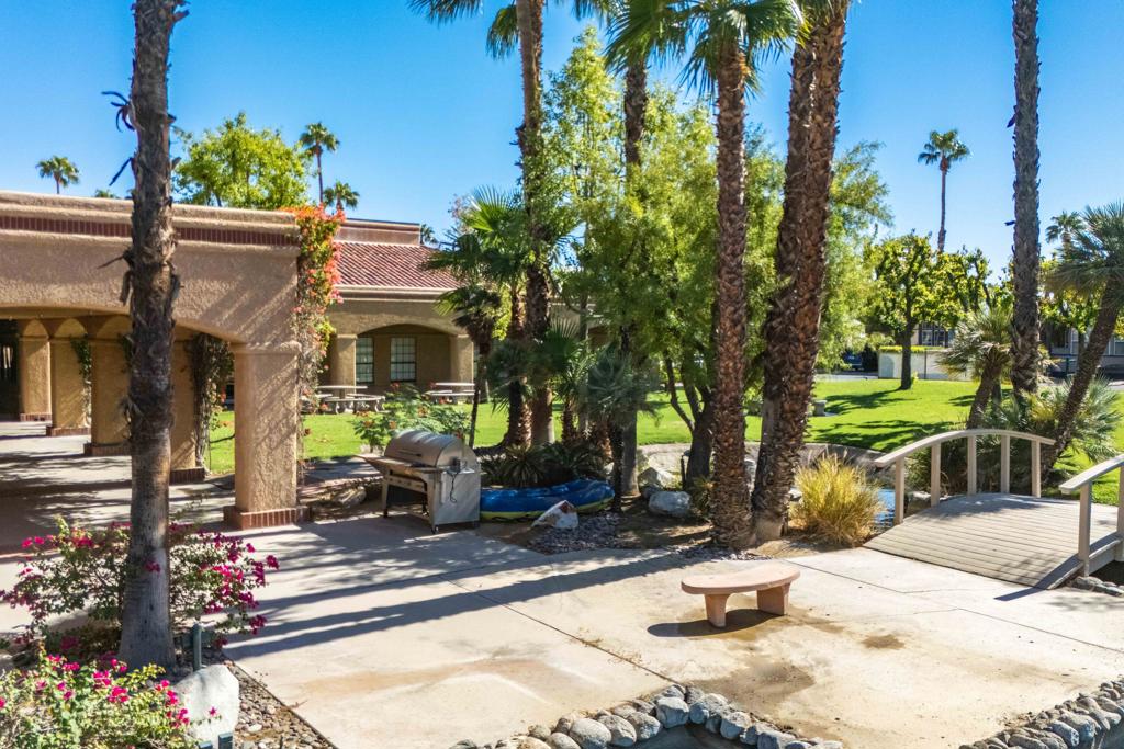 Desert Shadows Rv Re - Land