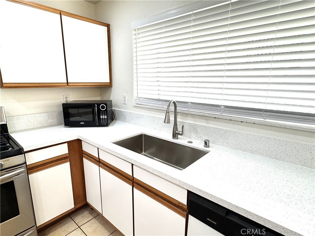 1524 Abbot