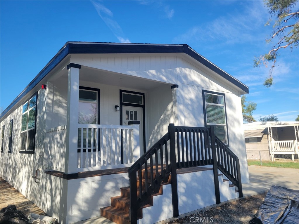 25177 Avenida Valencia