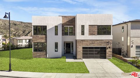 11862 N Hillsborough Lane Porter Ranch CA 91326