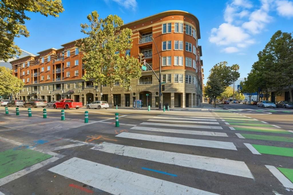 Photo of 130 E San Fernando Street #24, San Jose, CA 95112 (MLS # ML82025725)