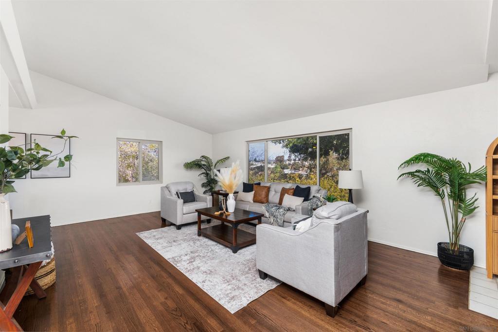 1711 Ridge View Dr. DR, San Diego CA 92105
