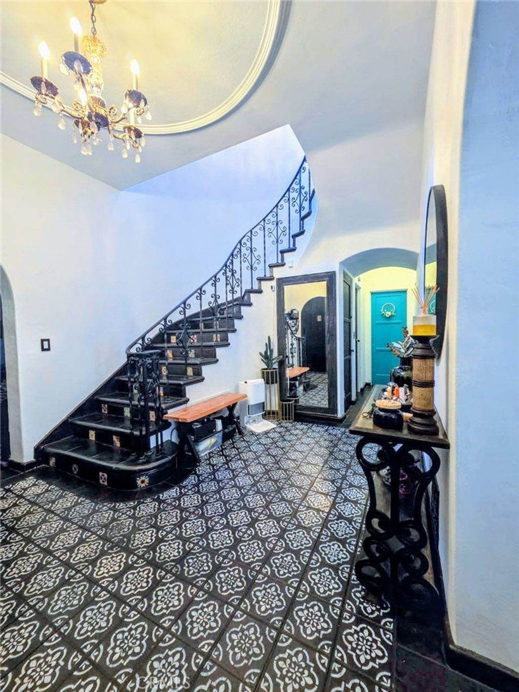 Photo of 15401 Saticoy Street, Van Nuys, CA 91406 (MLS # OC25143290)
