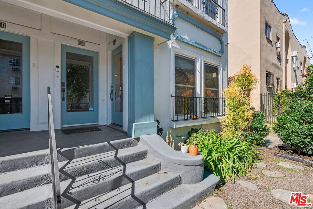 Photo of 745 N Manhattan Place, Los Angeles, CA 90038 (MLS # 26651979)