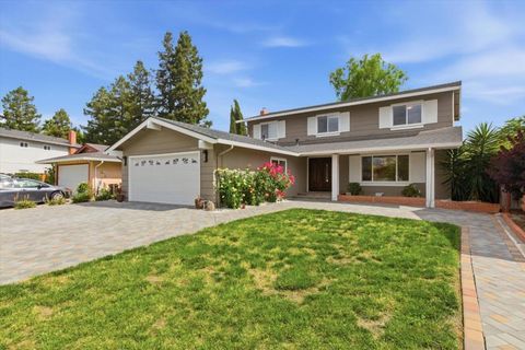 Photo of 6150 Heathercreek Way, San Jose, CA 95123 (MLS # ML82046560)
