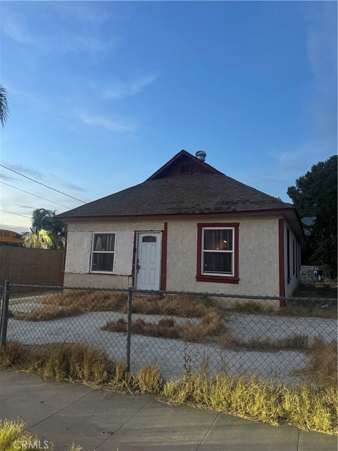 Photo of 3073 Date ST, Riverside, CA 92507 (MLS # CV26182411)