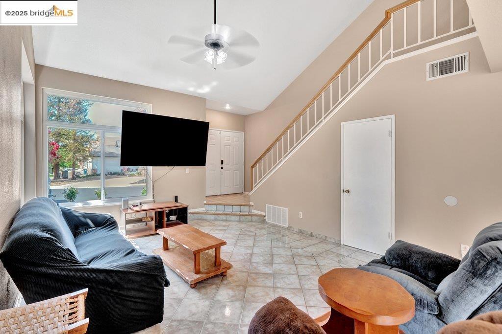 1713 Harding Way