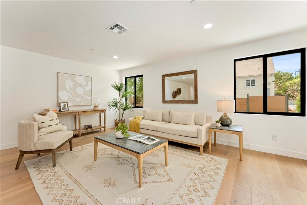 182 W Highland Avenue
