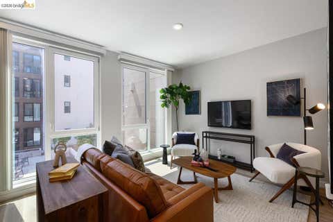Photo of 260 Brooklyn Basin Way WAY #425, Oakland, CA 94606 (MLS # 41144834)
