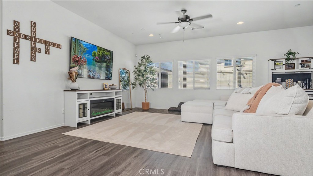 28790 Ivy Springs