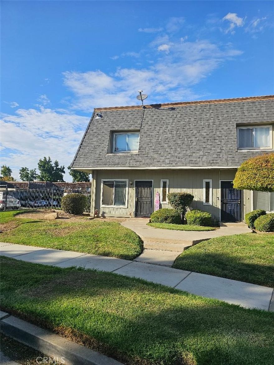 Very nice condominium with common area swimming pool. Private patio, carport space for 2 vehicles.  All bedrooms and main bathroom are upstairs, Living area downstairs with 1/2 bath, dining area off the kitchen. sliding doors to patio with storage room.