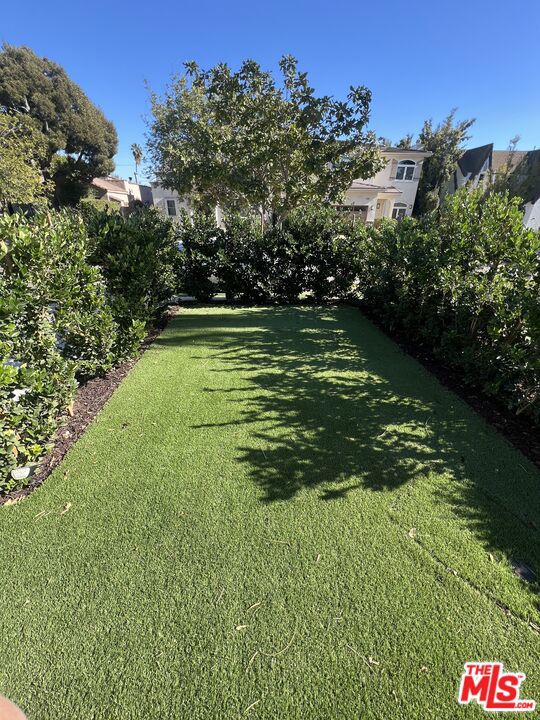 1449 S Durango Avenue