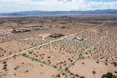 Photo of 306 Stonehill Avenue, Joshua Tree, CA 92252 (MLS # 219153342PS)