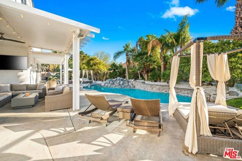 Photo of 1083 E Circulo San Sorrento Road, Palm Springs, CA 92262 (MLS # 25484469)