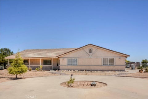 Photo of 11020 Lantry LN, Oak Hills, CA 92344 (MLS # TR26097547)