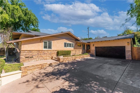 Photo of 1418 Longview DR, Fullerton, CA 92831 (MLS # DW26217442)