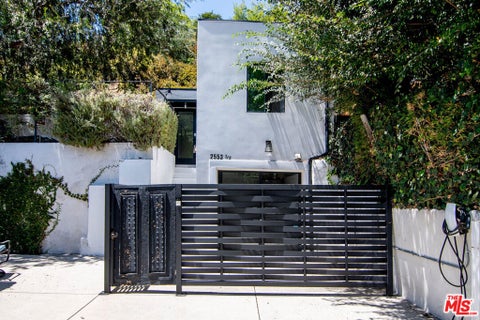 Photo of 2553 1/2 Glen Green Street, Los Angeles, CA 90068 (MLS # 26863923)