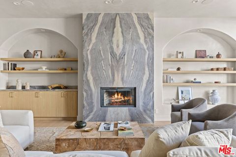 Photo of 18 Voyage Street, Marina Del Rey, CA 90292 (MLS # 26656421)