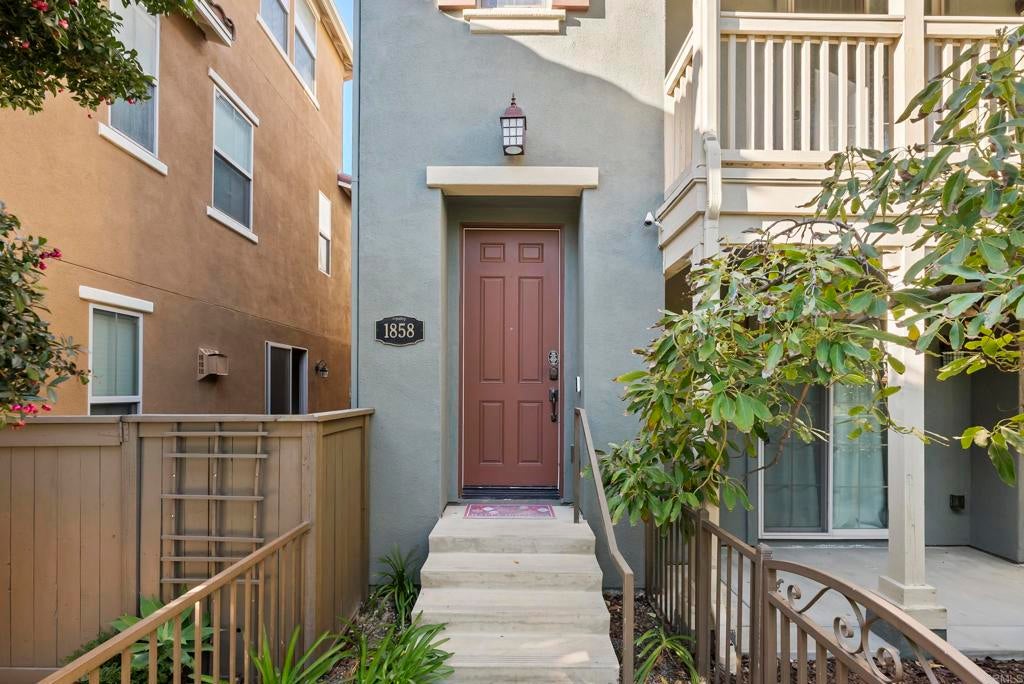 1858 Wedgewood Pl