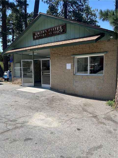 Photo of 23026 Waters Drive Dr, Crestline, CA 92325 (MLS # IG25159116)