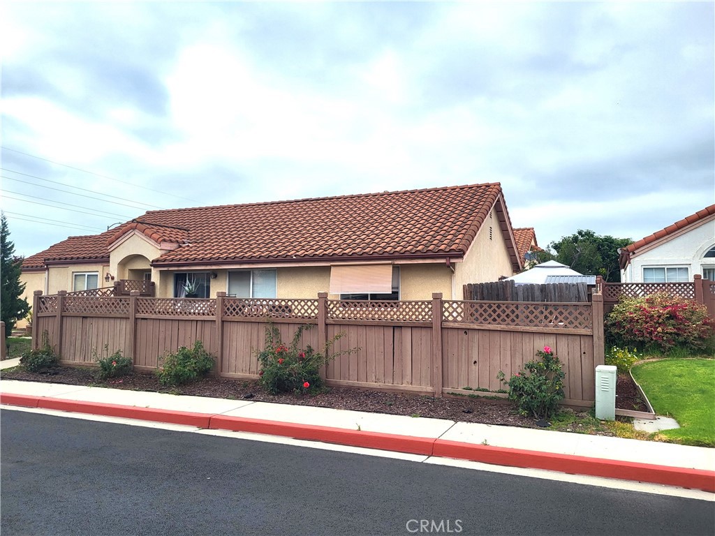 715 Hawthorn