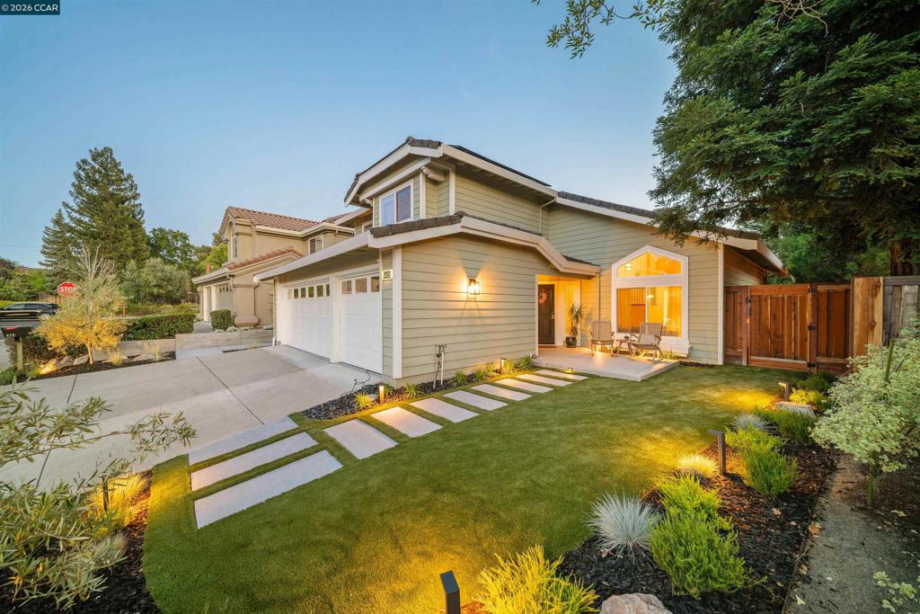 415 Skycrest Dr