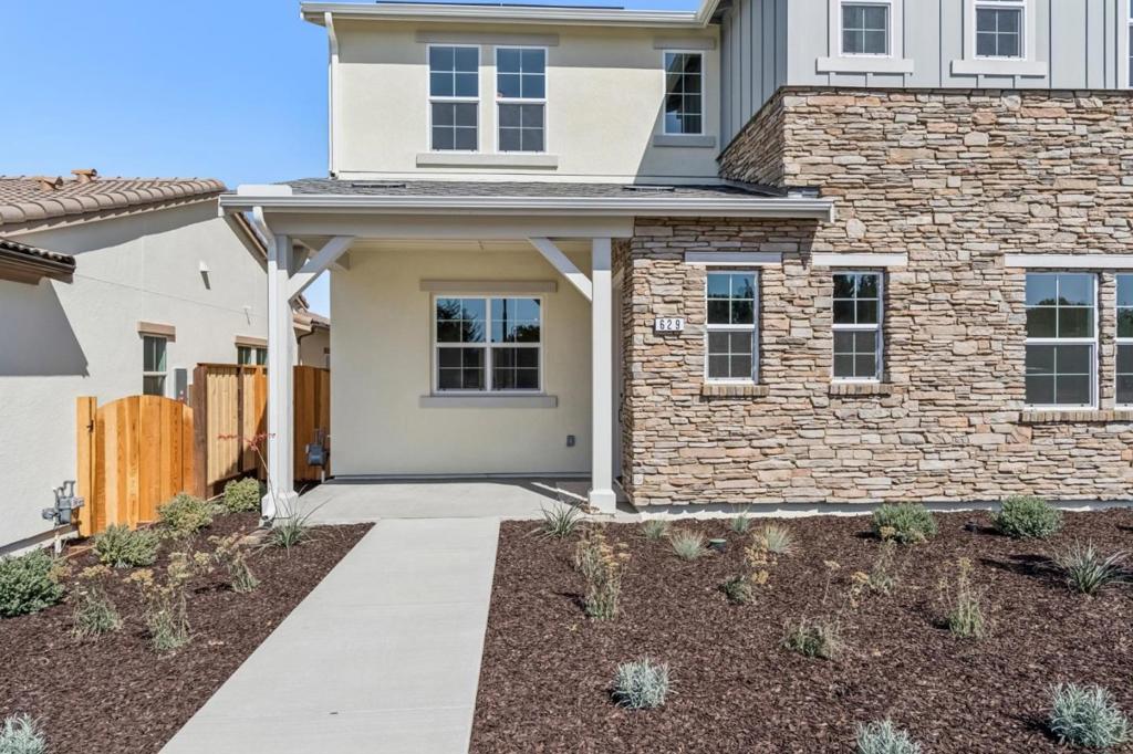 629 Santa Lucia Way
