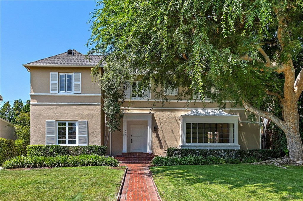 609 N Oakhurst Drive