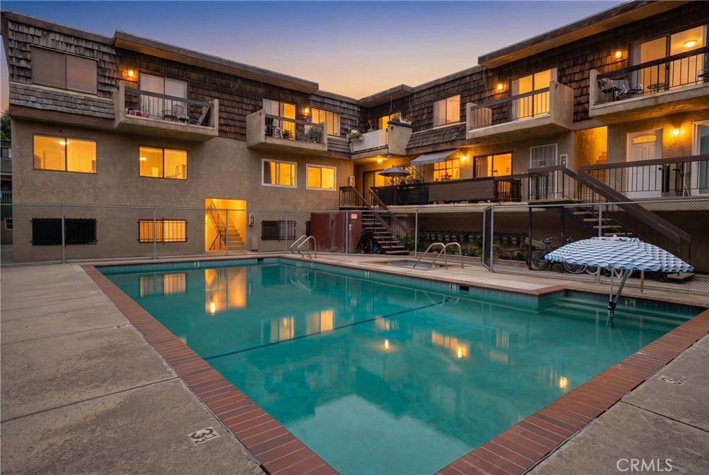15516 Nordhoff Street 217