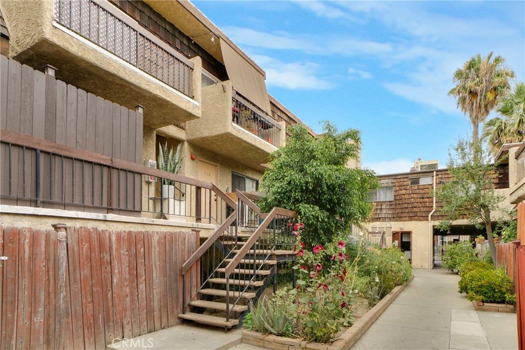 15516 Nordhoff Street 217